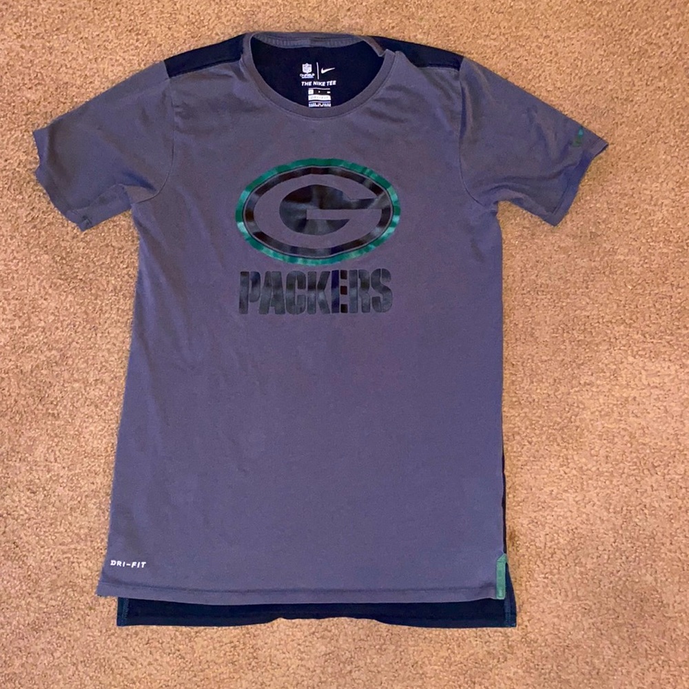Greenbay Packers Nike t-shirt. Men’s small. Gray.